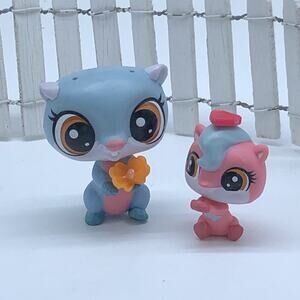 Littlest Pet Shop LPS #4078 Holden Mustel Pawsabilities Gray Grey Otter Barcode